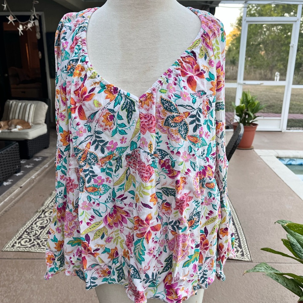 Old Navy Multicolor Floral V-Neck Blouse